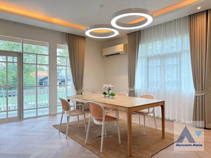 รูป 🔼🔽 AccomA 📩  5 BR Townhouse @ (13000114) - รูปที่ 2/16