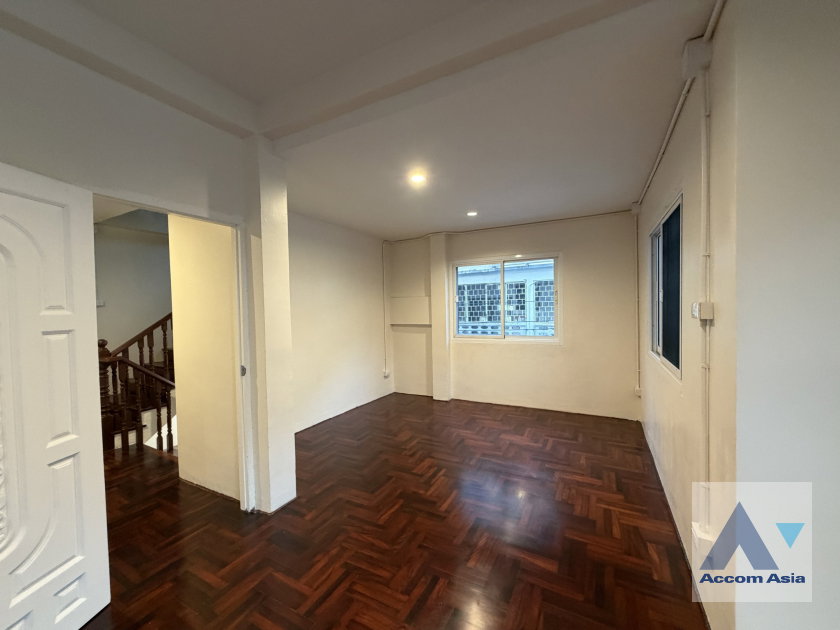 รูป 🔼🔽 AccomA 📩 Home Office,Pet friendly 5 BR Townhouse in Phra Khanong (AA45741) - รูปที่ 12/19