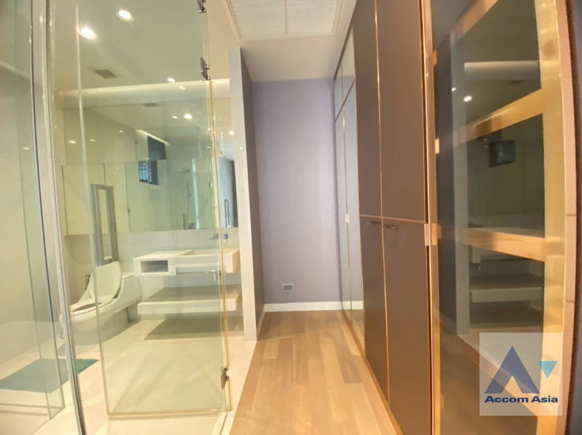 รูป 🔼🔽 AccomA 📩  Elegant condominium with soft interiors and skyline views in Sukhumvit (AA43540) - รูปที่ 15/19