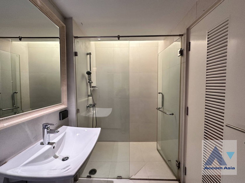 รูป 🔼🔽 AccomA 📩 Elegant family-friendly condo with garden balcony (13000952) - รูปที่ 13/16