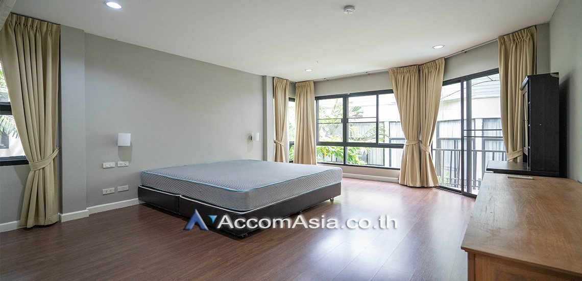 picture 🔼🔽 AccomA 📩 Pet friendly 4 BR House @The urban forestry residence (1914856) - 10/15