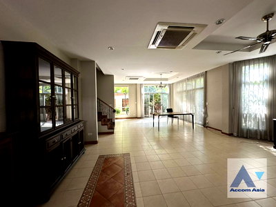 Houses for rent Phloen Chit Road : 🔼🔽 AccomA 📩 Pet friendly,Home Office 3 BR House in Khlong Toei (95248)