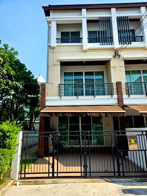 เช่าทาวน์โฮม กรุงเทพมหานคร : HR3363ให้เช่าทาวน์โฮม 3 ชั้น "บ้านกลางเมือง เกษตร–นวมินทร์ หลังมุม พื้นที่ข้างบ้านกว้าง โปร่งสบาย   