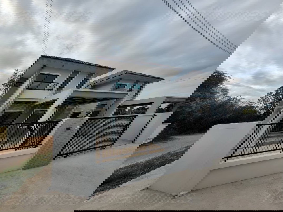 รูป บ้านสร้างใหม่ ใกล้สนามกีฬาเฉลิมพระเกียรติ 80 พรรษา - รูปที่ 2/27