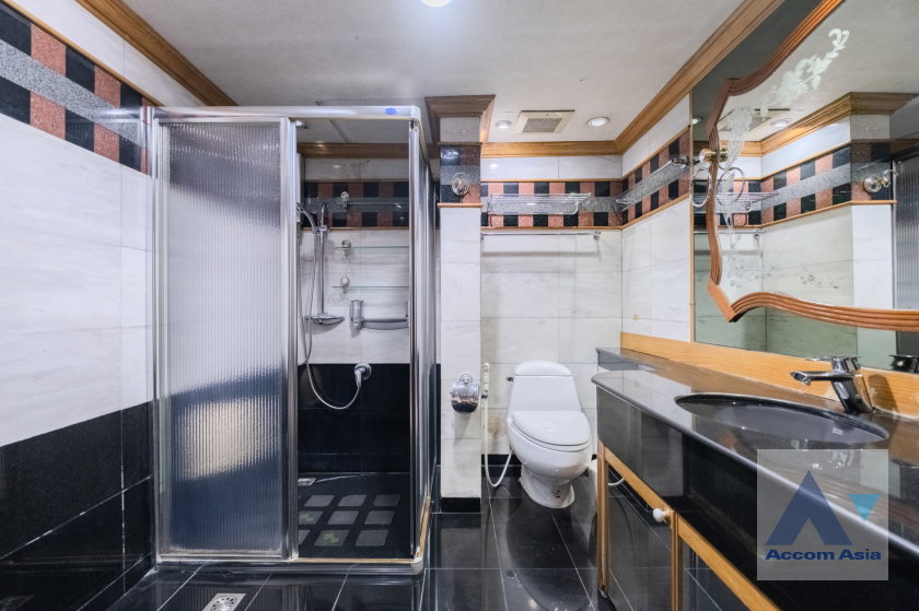 picture 🔼🔽 AccomA 📩 Grand condo with chandelier dining and luxury marble finish (AA40769) - 11/20