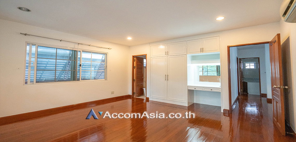 picture 🔼🔽 AccomA 📩  4 BR House @House in Compound (AA30381) - 8/10