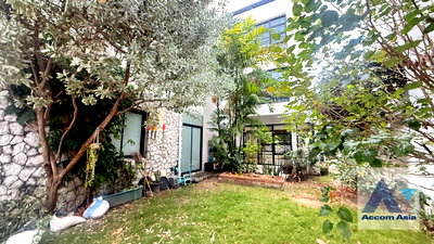 Houses for rent Soi Thonglor (Sukhumvit 55) : 🔼🔽 AccomA 📩  4 BR House @The Noble Ekkamai 22  (50133)