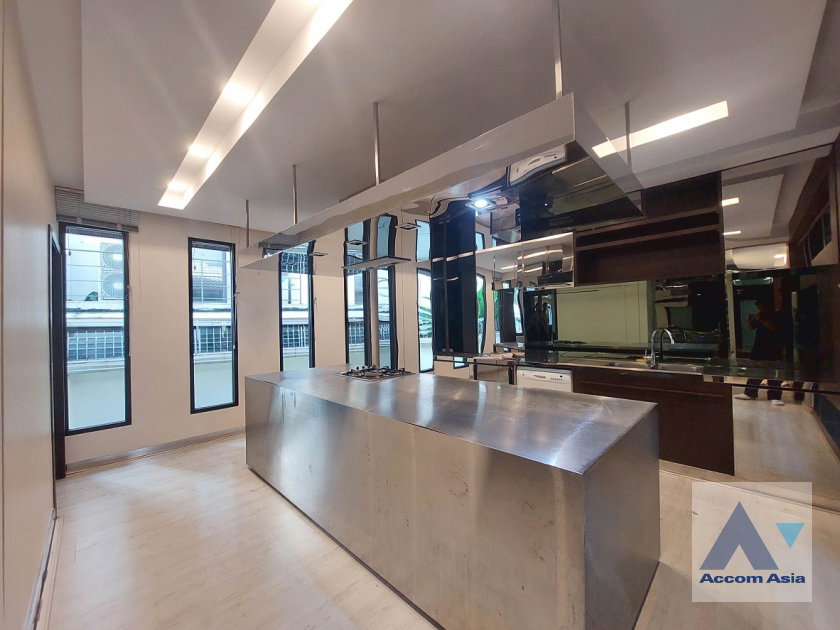 รูป 🔼🔽 AccomA 📩 Boutique 3-Bedroom House for Rent in Compound near MRT Khlong Toei, Sathorn (55091) - รูปที่ 14/20