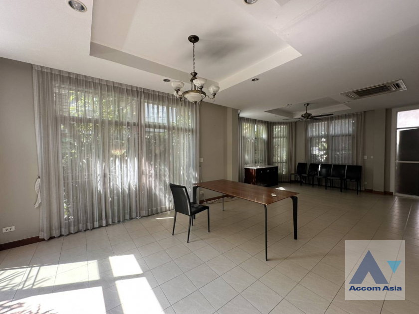 รูป 🔼🔽 AccomA 📩 Pet friendly,Home Office 3 BR House in Khlong Toei (95248) - รูปที่ 2/16