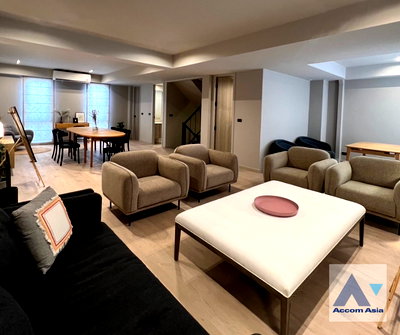 Houses for rent BTS Phra Khanong : 🔼🔽 AccomA 📩  4 BR House in Phra Khanong Nuea (AA44002)