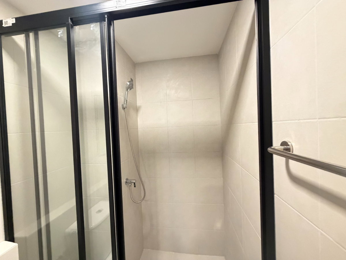 picture “Very Urgent! Condo Way Amata — Beautiful Unit with a Great View on the 7th Floor. Last Unit Available!” - 9/17