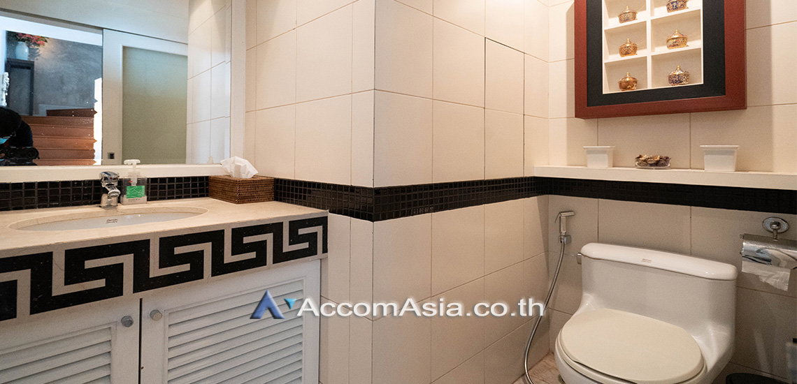 รูป 🔼🔽 AccomA 📩 Artistic duplex-style unit with greenery views in Ploenchit (AA30897) - รูปที่ 19/20