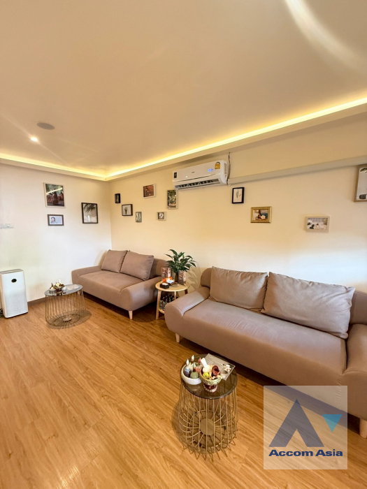 picture 🔼🔽 AccomA 📩  3 BR Townhouse in Khlong Tan Nuea (AA26641) - 3/20