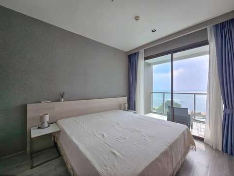 1 Bedroom Condo for Sale Aeras Beachfront Jomtien Pattaya