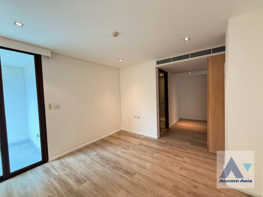 picture 🔼🔽 AccomA 📩 Modern condo in peaceful city-center location (AA43503) - 18/20