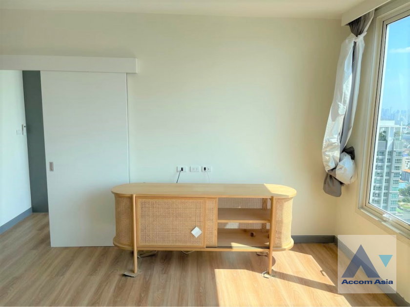 picture 🔼🔽 AccomA 📩  3 BR Condominium @The Empire Place (AA45689) - 10/13