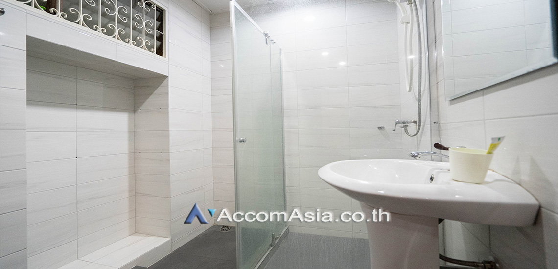 รูป 🔼🔽 AccomA 📩 Pet friendly 5 BR House @Ekkamai Villas (AA17168) - รูปที่ 17/17