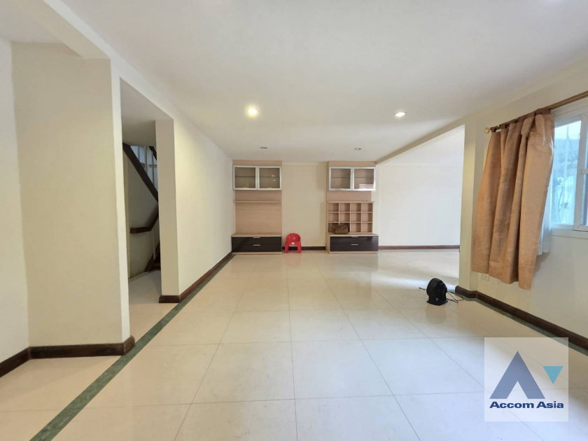 รูป 🔼🔽 AccomA 📩  Thai-contemporary style home with both Western and Thai kitchens (AA29496) - รูปที่ 1/19