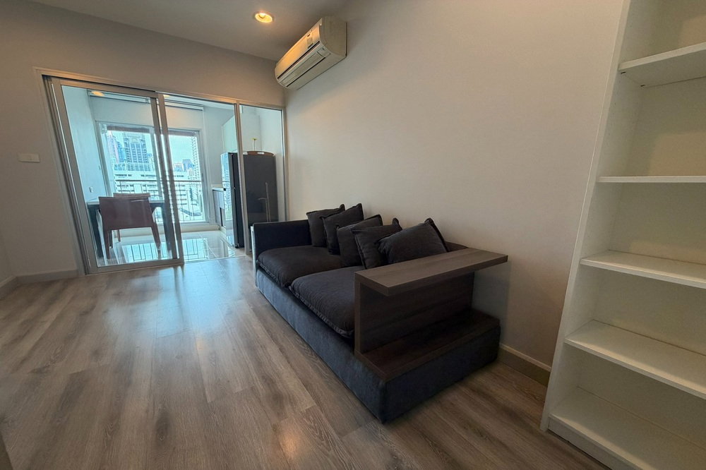 รูป  เช่าด่วน ! Centric Sathorn -St.Louis, 1 นอน, 1 น้ำ, วิวเมือง, ชั้นสูง 11+, ห้องหายาก, ครัวปิด ! Code C20240200442 แต่งครบ, พร้อมเข้าอยู่ - รูปที่ 2/19