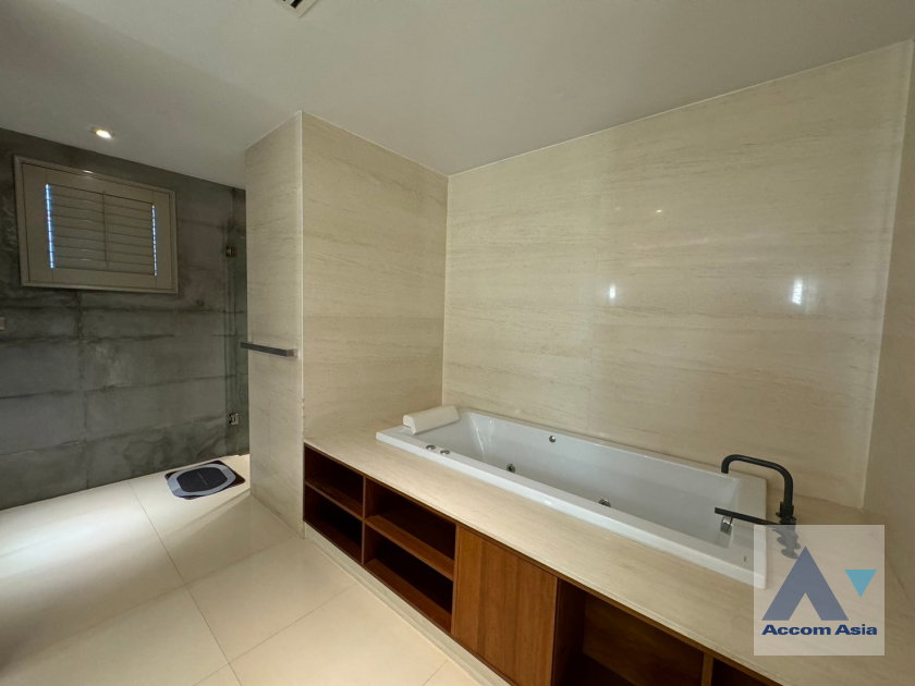 รูป 🔼🔽 AccomA 📩  3 BR Condominium @The Crest Ruamrudee (AA32842) - รูปที่ 16/17