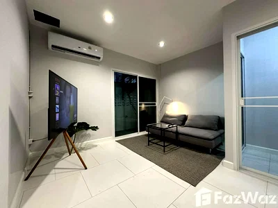 Townhouses for rent Bangkok : 3 Bedroom Townhouse for rent in Lat Phrao, Bangkok  6149346