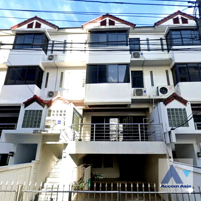 Townhouses for rent Chit Lom Pier : 🔼🔽 AccomA 📩 Home Office 4 BR Townhouse in  Lumphini (AA20809)