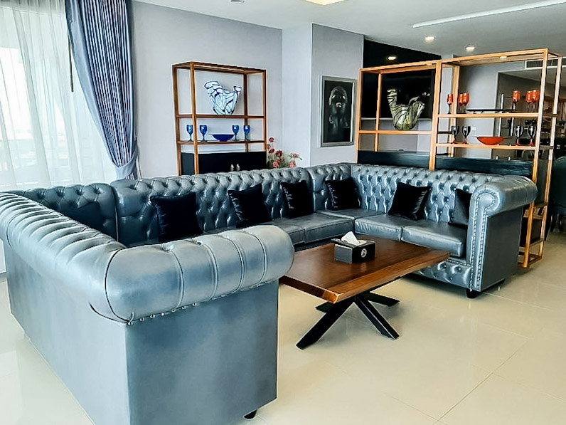 รูป La Royale Beach Condominium 3BR for Sale Na Jomtien - รูปที่ 2/11