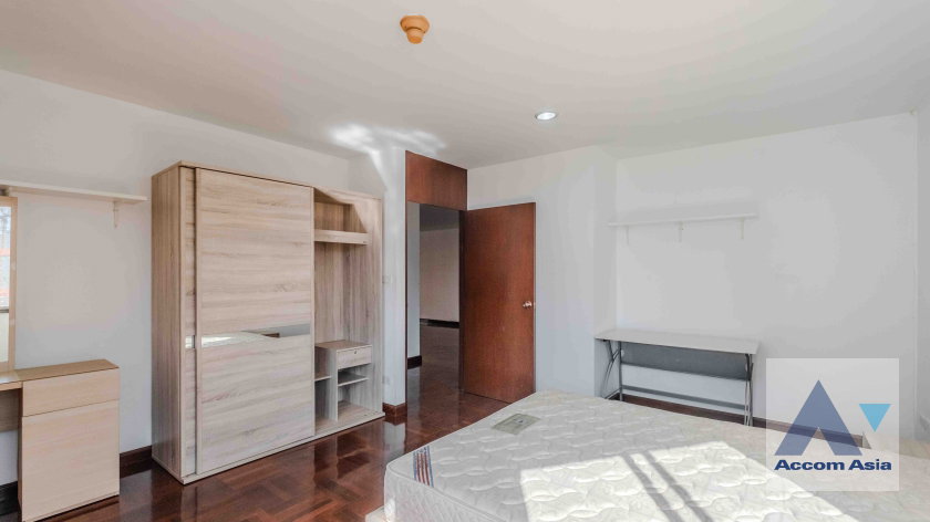 รูป 🔼🔽 AccomA 📩 Bright condominium with curved windows and open-plan living in Sukhumvit (24409) - รูปที่ 12/20