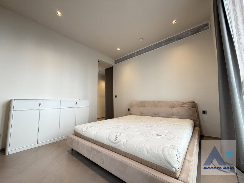 picture 🔼🔽 AccomA 📩 Spacious Room with Open Balcony and Unblocked City View ( AA44823 ) - 12/20