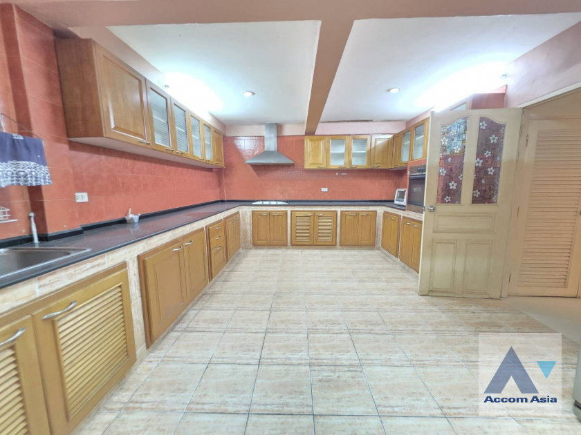 รูป 🔼🔽 AccomA 📩  Thai-contemporary style home with both Western and Thai kitchens (AA29496) - รูปที่ 4/19