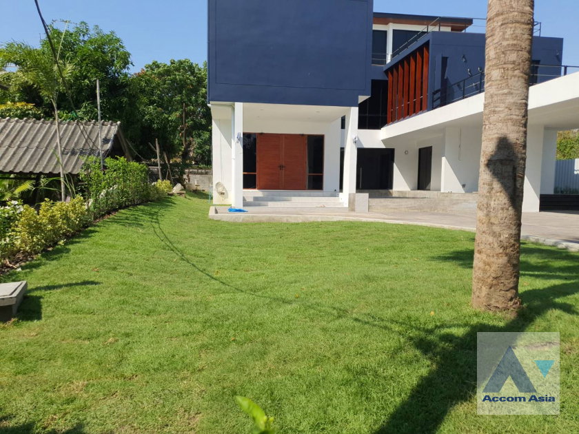 รูป 🔼🔽 AccomA 📩 Luxury,Fully Furnished 5 BR House in  Suan Luang (AA41324) - รูปที่ 16/18
