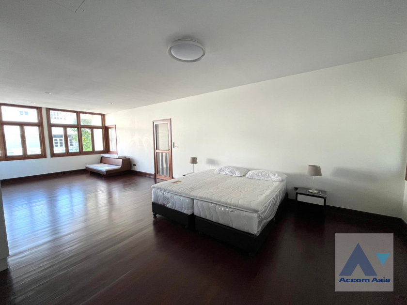 รูป 🔼🔽 AccomA 📩 Classic design Home with Lawn and Carport, near BTS Victory Monument (AA33319) - รูปที่ 15/20