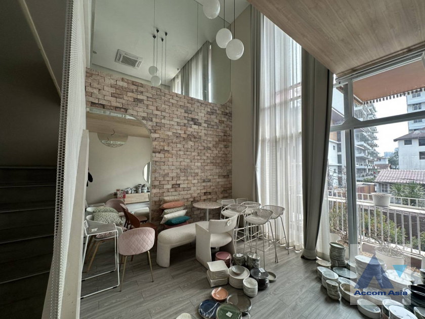 รูป 🔼🔽 AccomA 📩 Home Office 3 BR Townhouse in Khlong Tan Nuea (AA11213) - รูปที่ 12/15