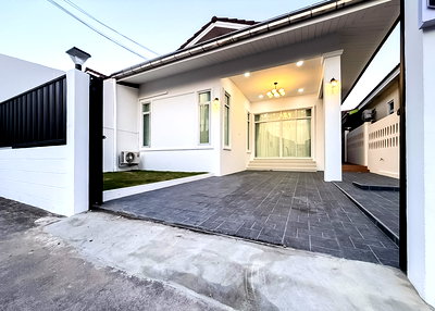 บ้านเดี่ยว ชลบุรี : House East Pattaya Khao Noi Fully Furnished Ready to Move