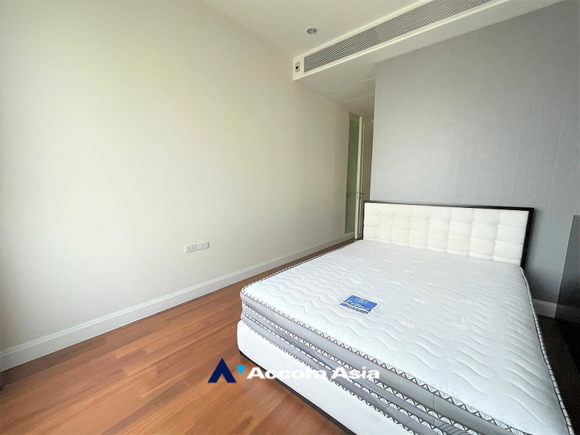 รูป 🔼🔽 AccomA 📩 Luxury condo for sale in Bangkok with a bright open layout and full-height glass windows - รูปที่ 13/17