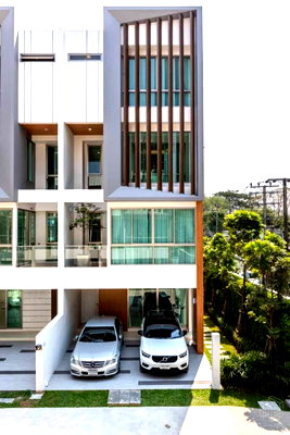 Townhouses for sale Phra Khanong Tai : House for Sale at QUALITIA SUKHUMVIT 62 (S6901003)