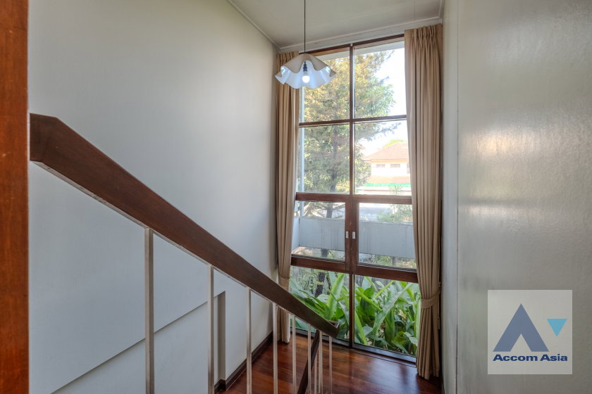 รูป 🔼🔽 AccomA 📩 Pet friendly,Private Swimming Pool 5 BR House in Khwaeng Sam Sen Nai (1913419) - รูปที่ 12/20