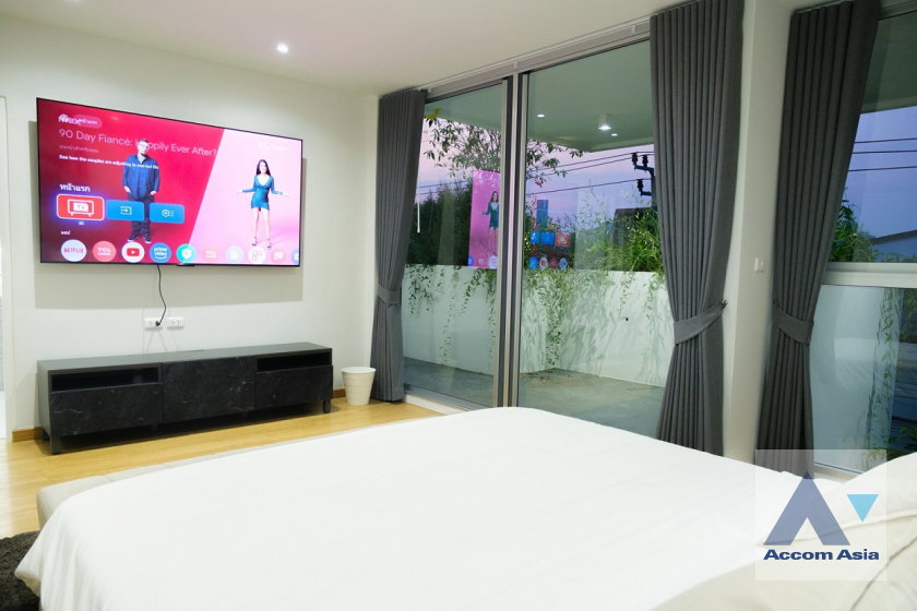 รูป 🔼🔽 AccomA 📩 Home Office,Fully Furnished 4 BR House in Suan Luang (AA43455) - รูปที่ 16/17