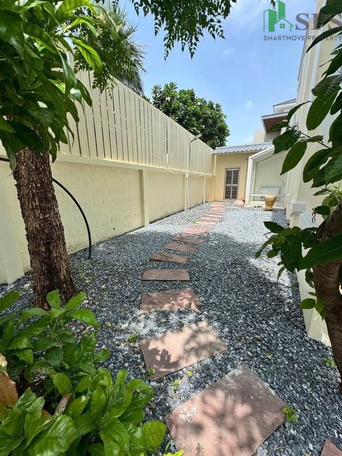 picture For Rent: Corner Townhome Near BTS On Nut (SPSSR153) - 17/17
