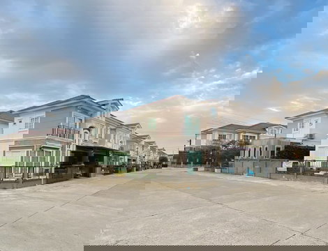 บ้านแฝด สไตล์อังกฤษ 2 ชั้น บ้านเลขที่ 159/123 (หลังมุม) โครงการ Golden Neo Sathorn (ต้นถนนกัลปพฤกษ์) ใกล้ BTS วุฒากาศ (เจ้าของขายเอง)