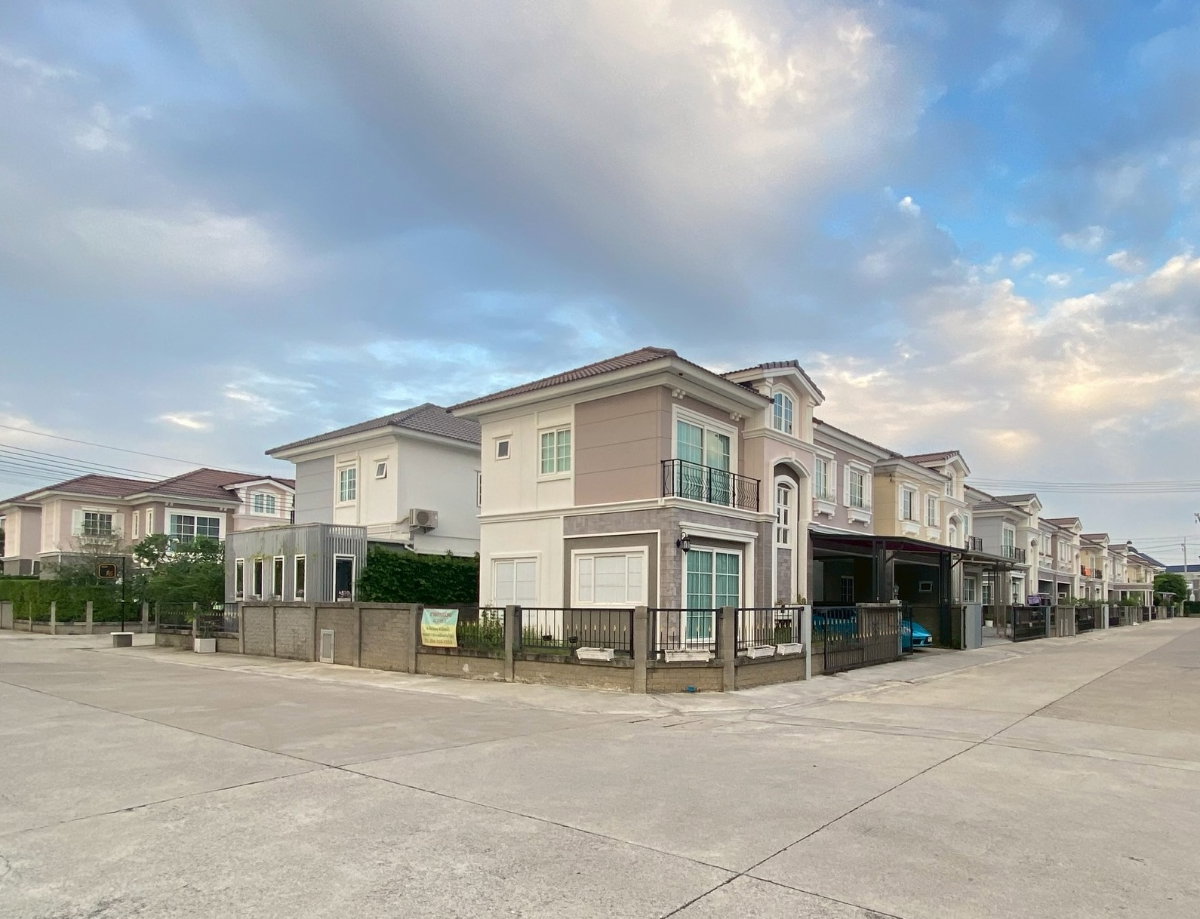 รูป บ้านแฝด สไตล์อังกฤษ 2 ชั้น บ้านเลขที่ 159/123 (หลังมุม) โครงการ Golden Neo Sathorn (ต้นถนนกัลปพฤกษ์) ใกล้ BTS วุฒากาศ (เจ้าของขายเอง) - รูปที่ 1/15