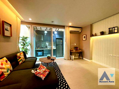 Townhouses for rent Outer Sukhumvit : 🔼🔽 AccomA 📩 Pet friendly,Home Office 3 BR Townhouse in Klong Tan (AA33996)