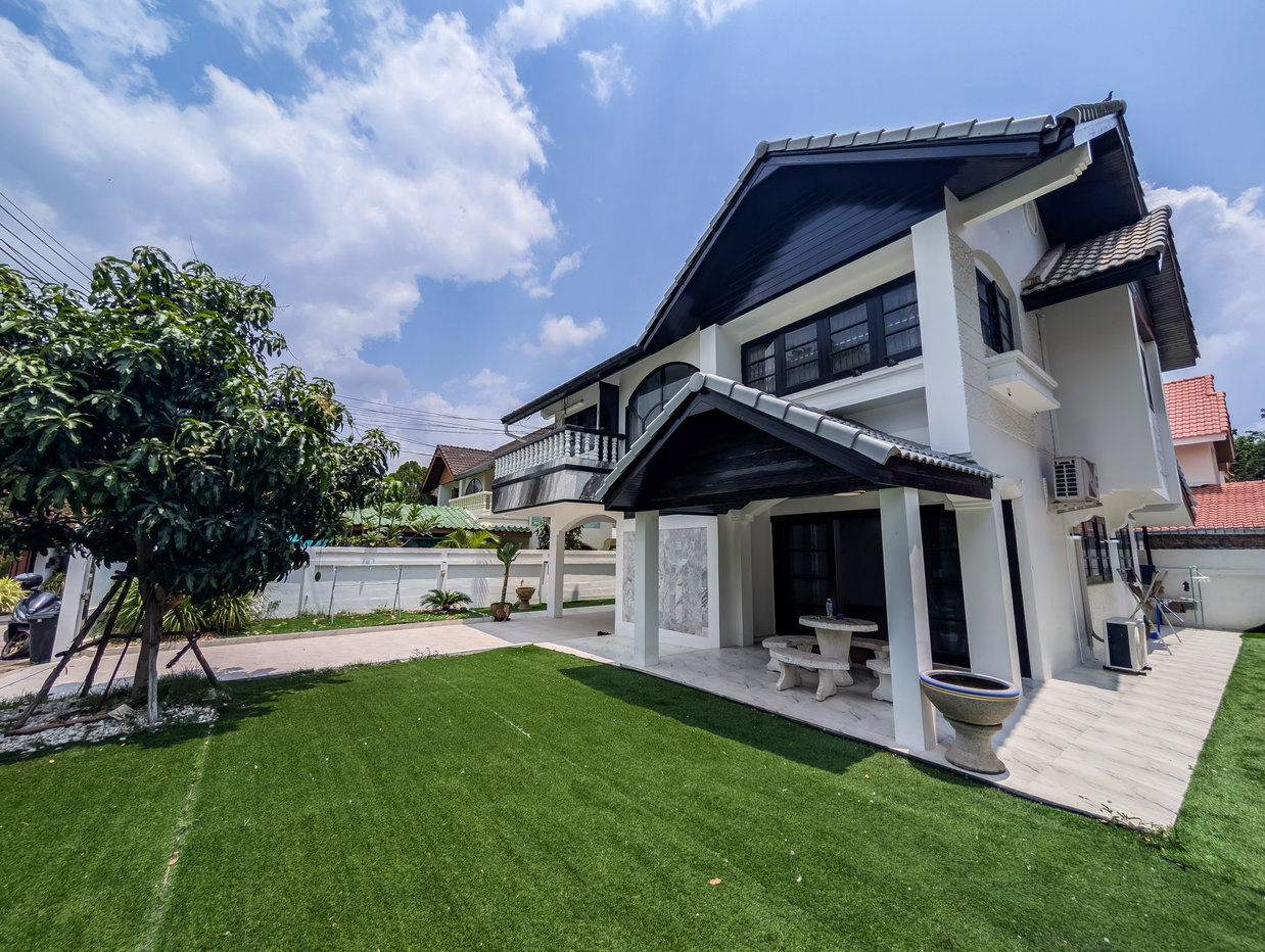 รูป Naklua House for Sale 3 Bedroom Pet Friendly North Pattaya - รูปที่ 1/16