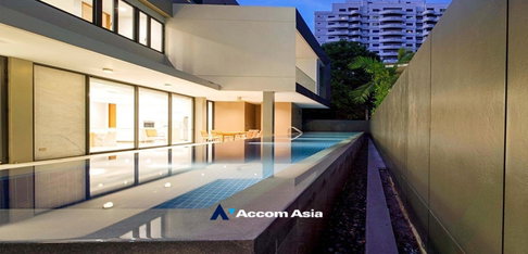 🔼🔽 AccomA 📩 Private Swimming Pool 4 BR House in Phra Khanong Nuea (AA19536)