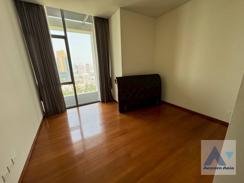 รูป 🔼🔽 AccomA 📩 Fully-furnished city condo in Sathorn with separate kitchen and skyline views(AA43463) - รูปที่ 7/11