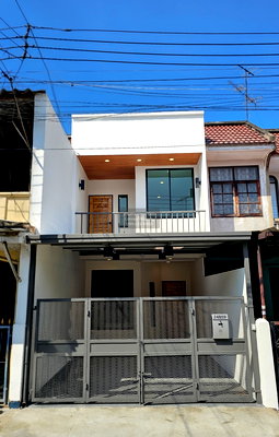 ทาวน์โฮม กรุงเทพมหานคร : ขายทาวน์เฮ้าส์/ทาวน์โฮม  บ้านอยู่เจริญเปรมประชา รีโนเวทใหม่ หลักหก เมืองปทุมธานี ปทุมธานี CX-141144 ✅ ทักไลน์ @connexproperty ตอบทันที ทีมงานมืออาชีพ ✅