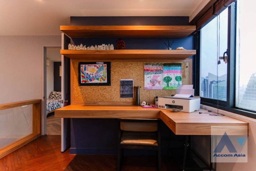 picture 🔼🔽 AccomA 📩 Stylish condominium with wood stairs and city charm (AA37442) - 14/20