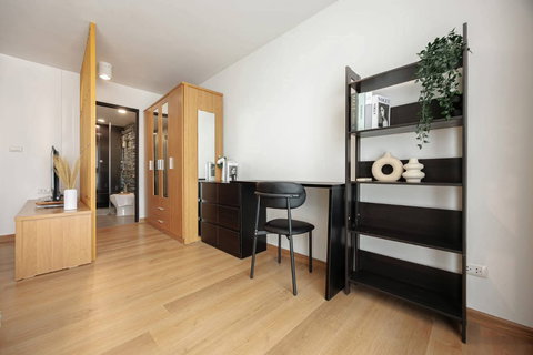 รูปภาพ RS5575 Condo for rent, Bangkok Feliz Sukhumvit 69, near BTS Phra Khanong, just 100 meters away.