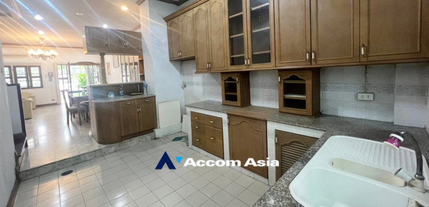 รูป 🔼🔽 AccomA 📩  Classic wood-themed home with full built-ins throughout, located in Phra Khanong (AA32424) - รูปที่ 12/20