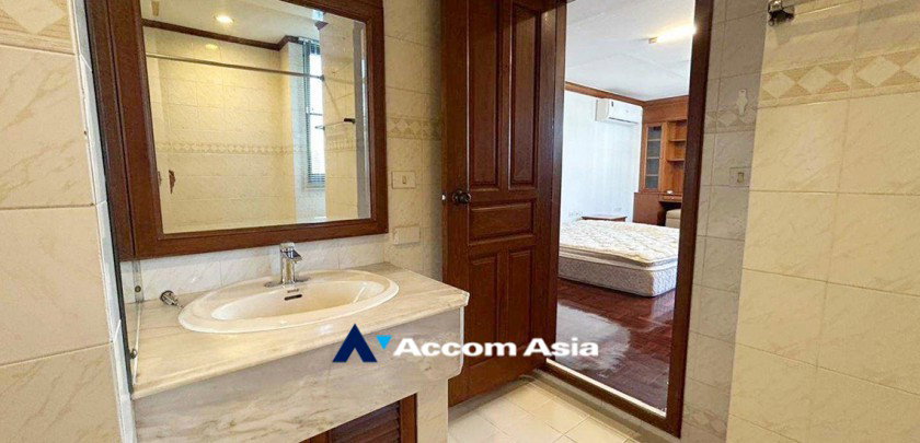 picture 🔼🔽 AccomA 📩 Classic wood-finished condo with large balcony in Sukhumvit (24440) - 11/15
